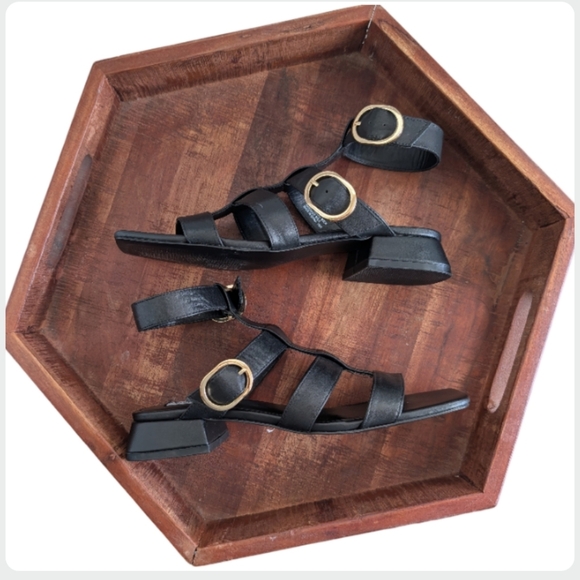 Steve Madden Aylin Black Leather Strappy Sandals Gold Buckles Size 7.5 NEW - Picture 8 of 9